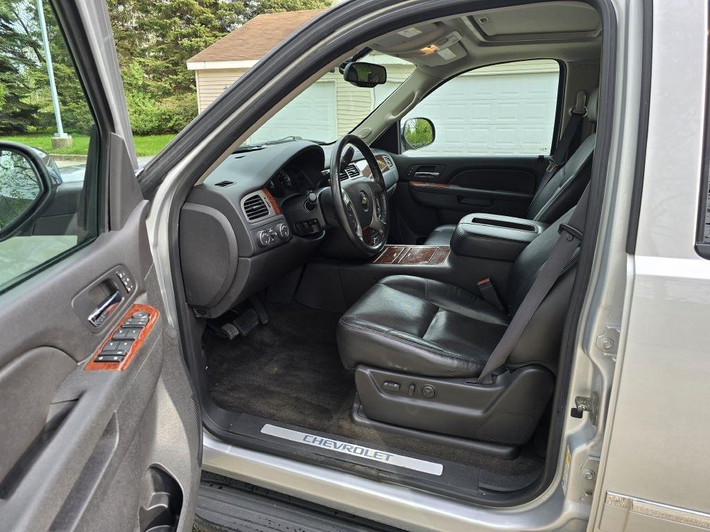 Chevrolet Avalanche LTZ 4WD 2012