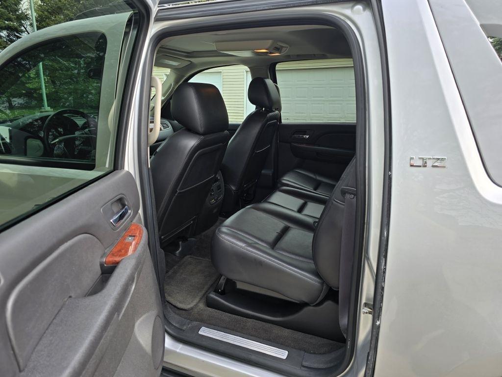 Chevrolet Avalanche LTZ 4WD 2012