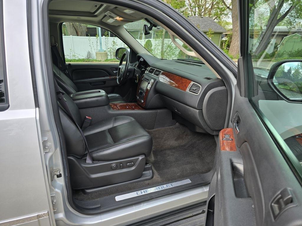 Chevrolet Avalanche LTZ 4WD 2012