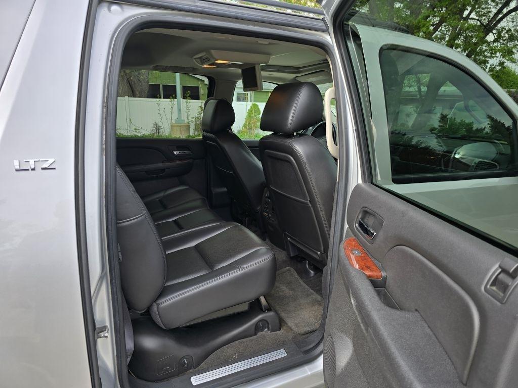 Chevrolet Avalanche LTZ 4WD 2012