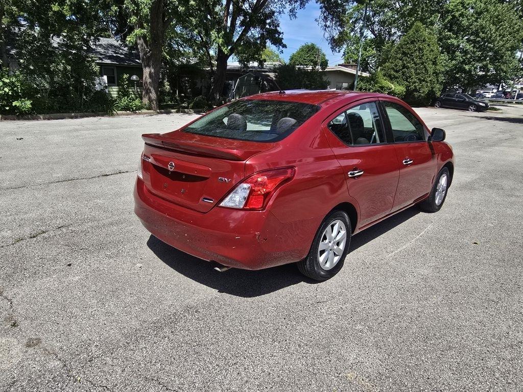 Nissan Versa 1.6 S 5M 2014