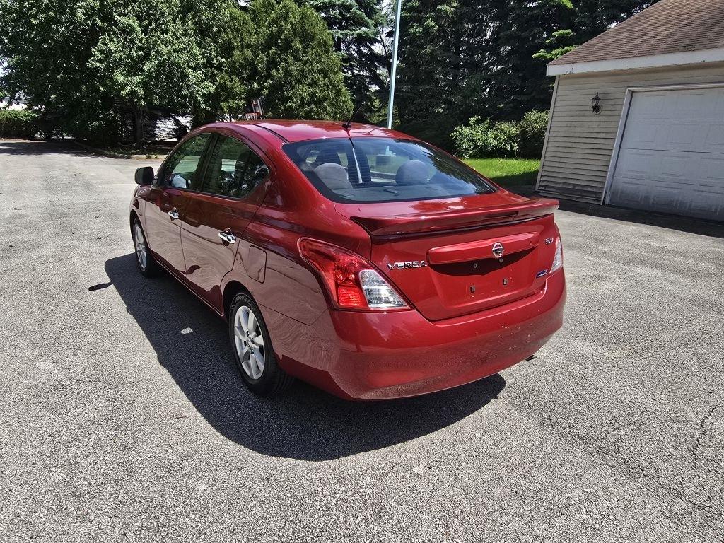 Nissan Versa 1.6 S 5M 2014