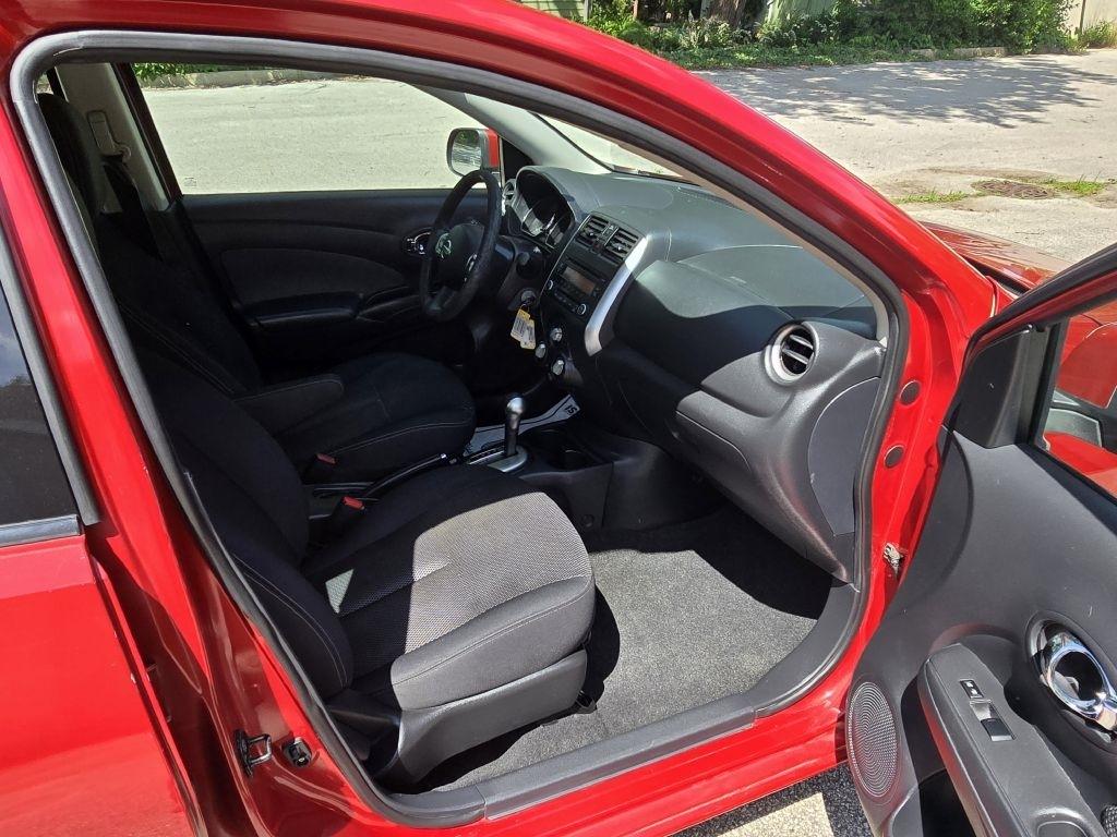 Nissan Versa 1.6 S 5M 2014
