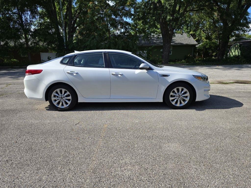2016 Kia Optima EX AT's photo