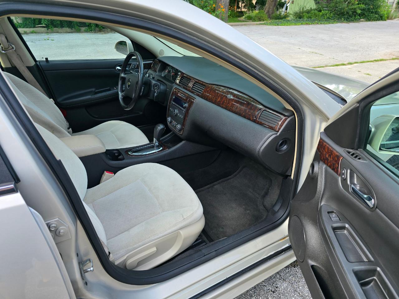 Chevrolet Impala LT (Fleet) 2012