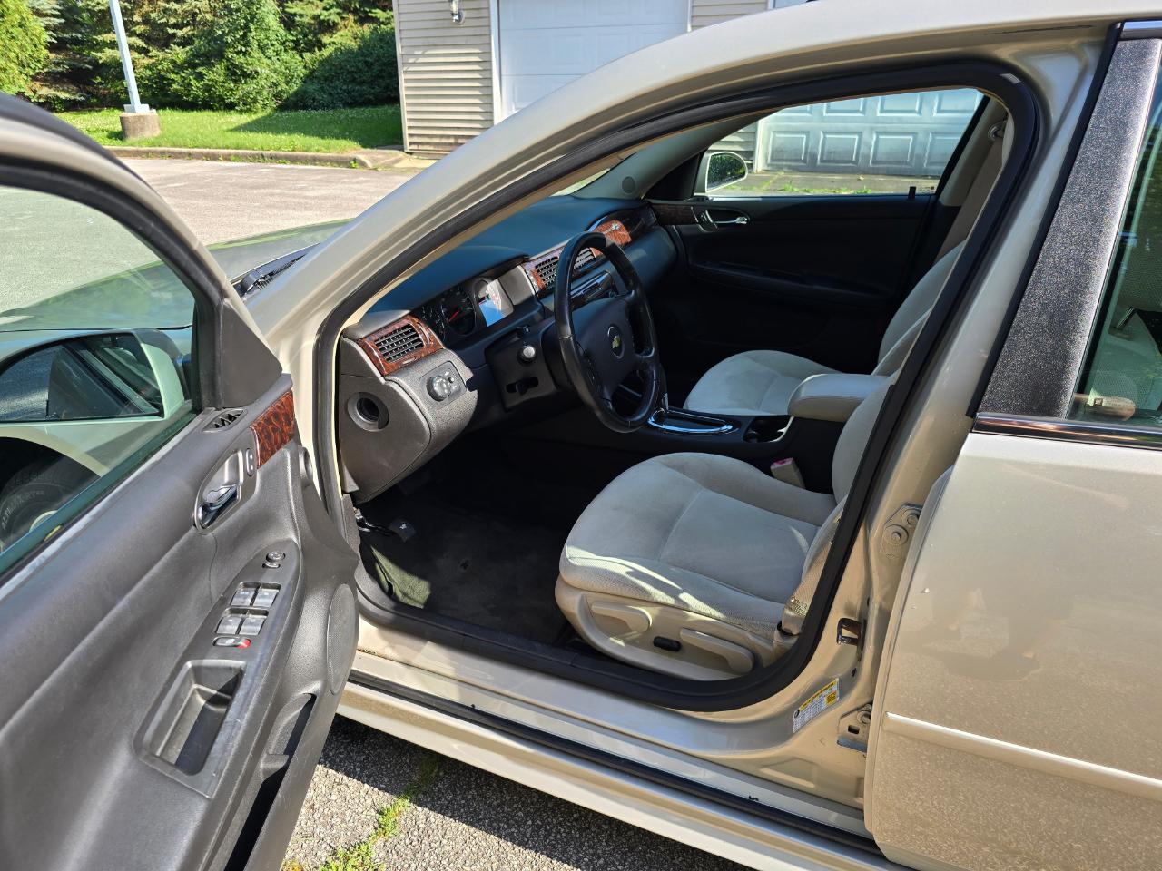 Chevrolet Impala LT (Fleet) 2012