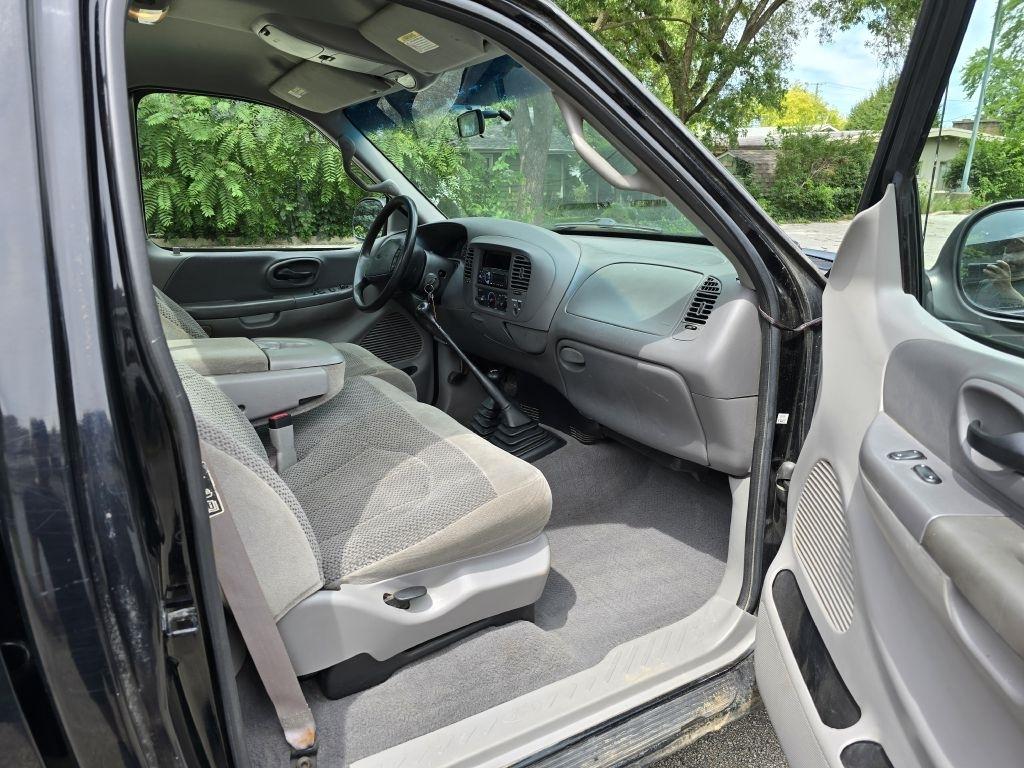 Ford F-150 XLT Reg. Cab Long Bed 4WD 2000