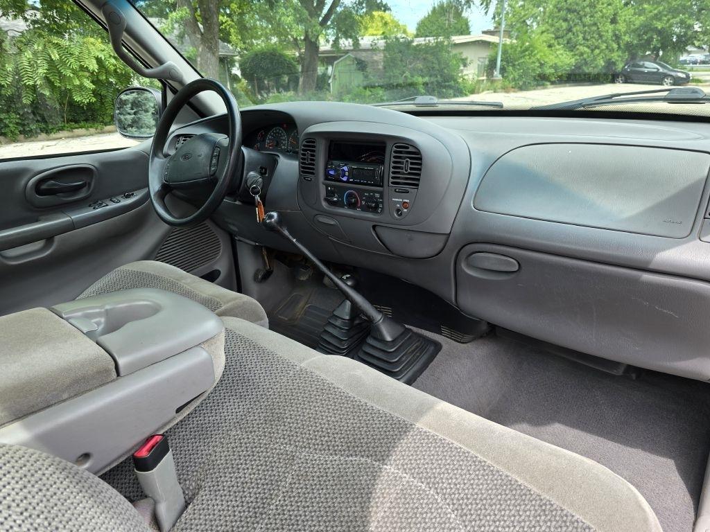 Ford F-150 XLT Reg. Cab Long Bed 4WD 2000