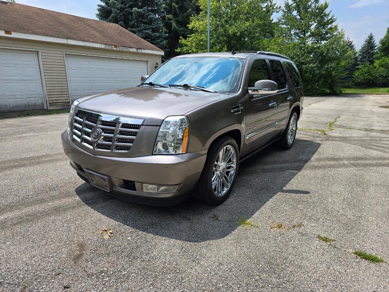 Cadillac Escalade AWD Premium 2011