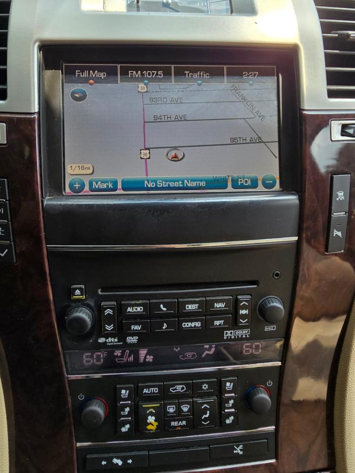 Cadillac Escalade AWD Premium 2011