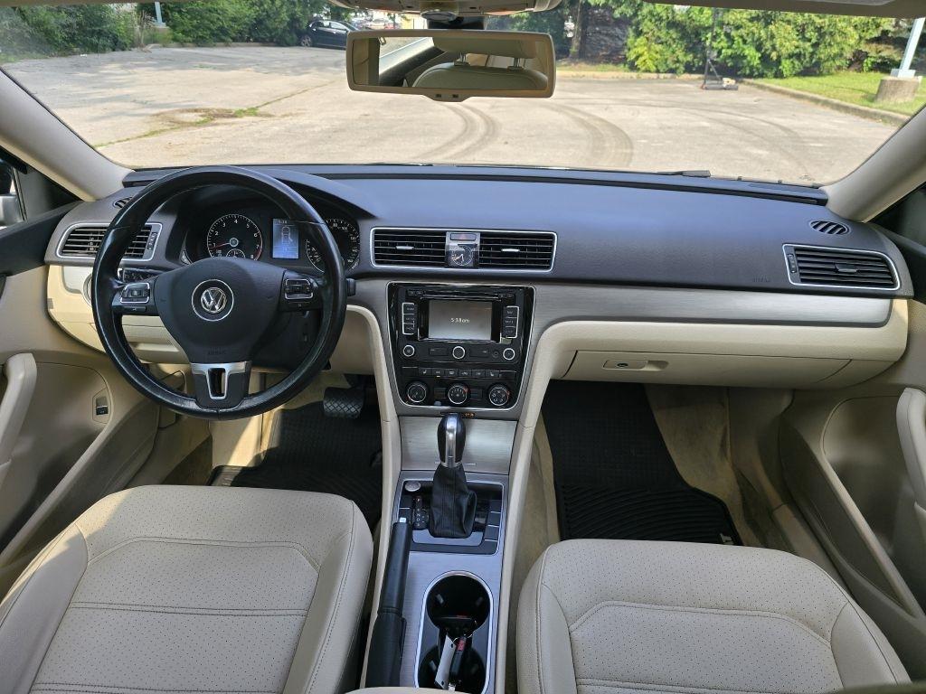 Volkswagen Passat 1.8T SE AT 2014