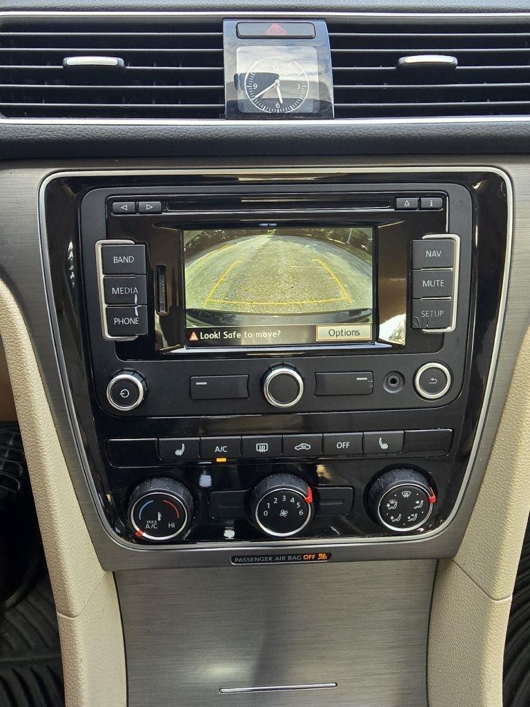 Volkswagen Passat 1.8T SE AT 2014