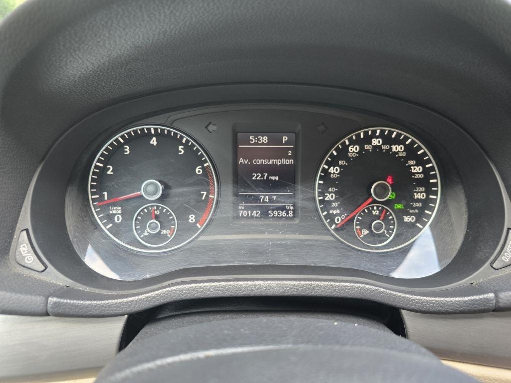 Volkswagen Passat 1.8T SE AT 2014