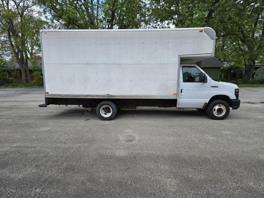 Ford Econoline E-350 Super Duty 2008
