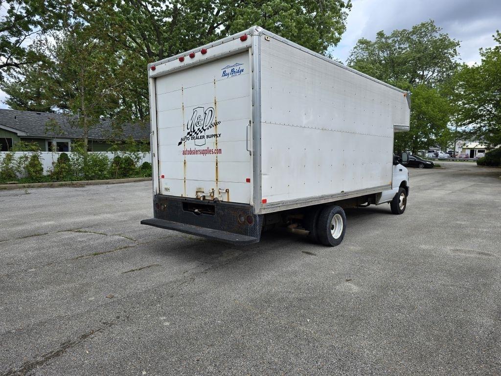 Ford Econoline E-350 Super Duty 2008