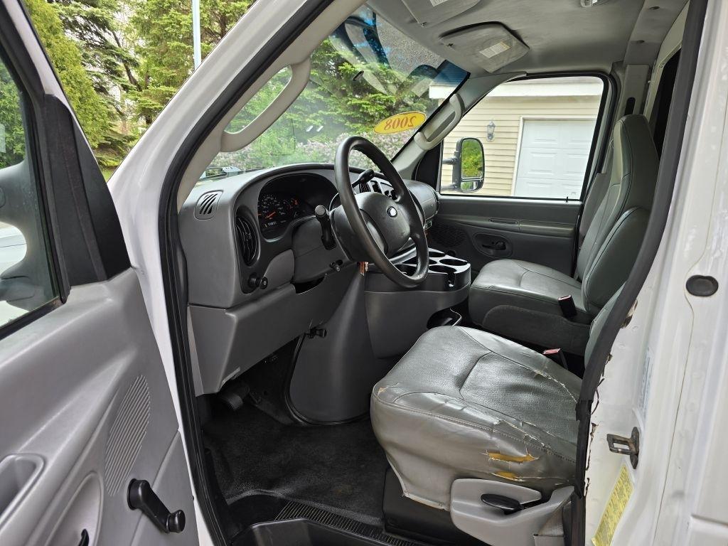 Ford Econoline E-350 Super Duty 2008