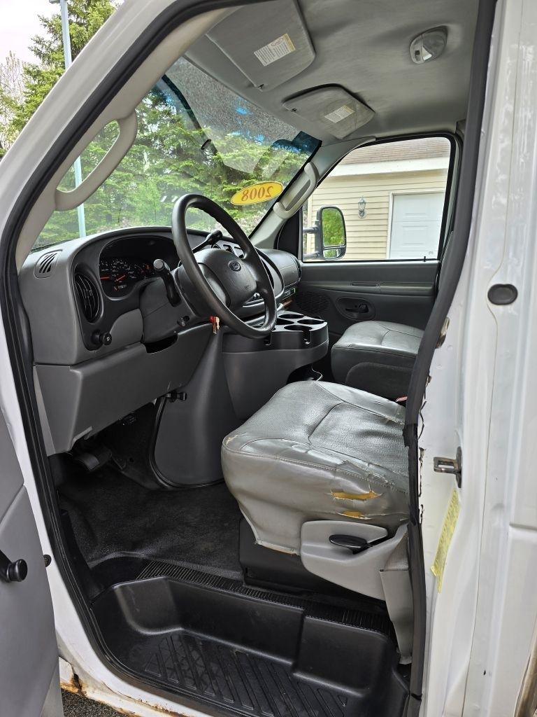 Ford Econoline E-350 Super Duty 2008