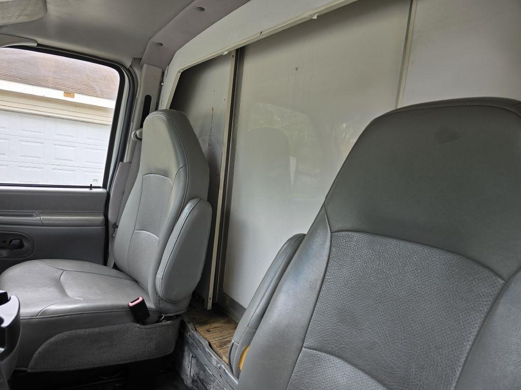 Ford Econoline E-350 Super Duty 2008