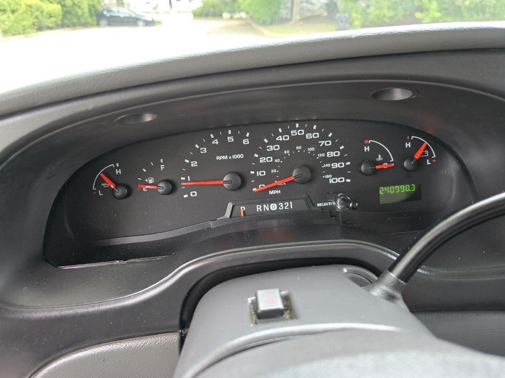 Ford Econoline E-350 Super Duty 2008