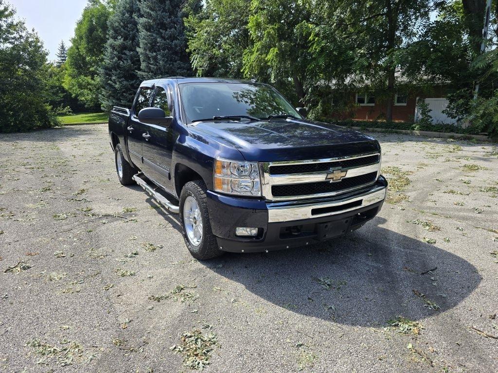 Chevrolet Silverado 1500 LT Crew Cab 4WD 2011
