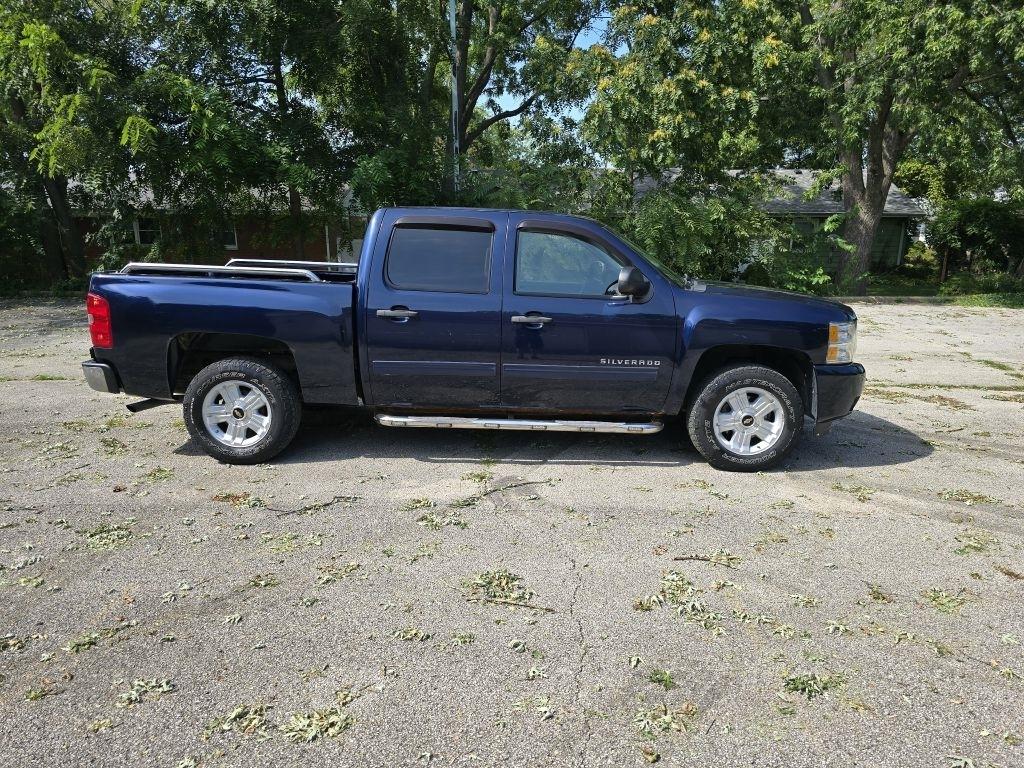 Chevrolet Silverado 1500 LT Crew Cab 4WD 2011