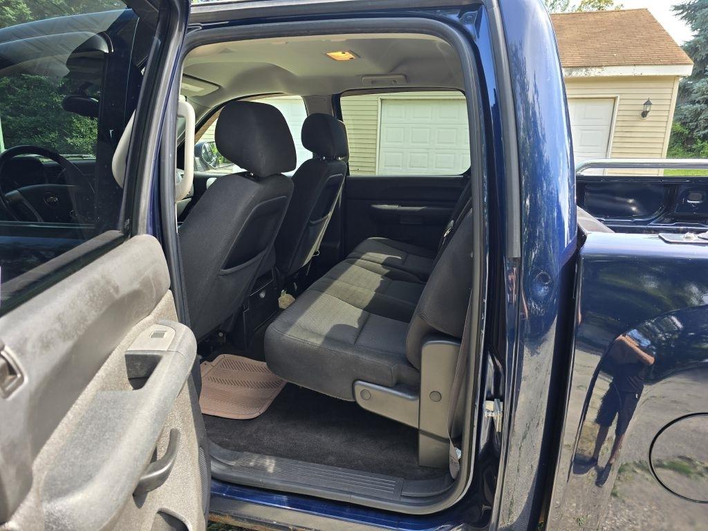 Chevrolet Silverado 1500 LT Crew Cab 4WD 2011