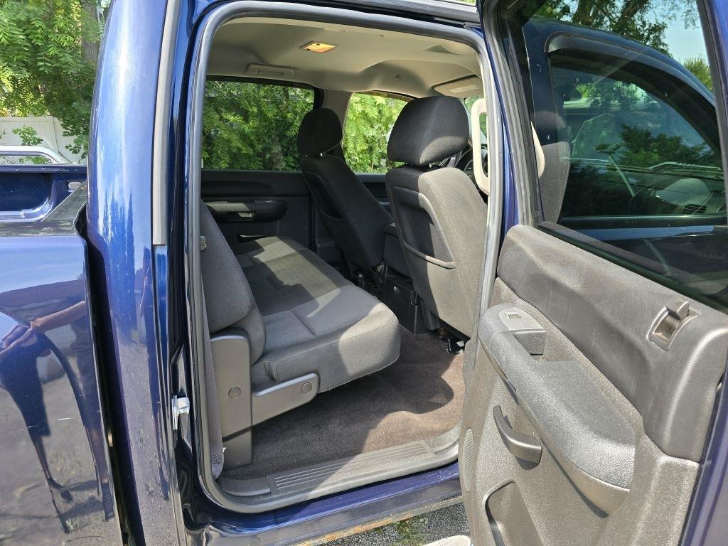 Chevrolet Silverado 1500 LT Crew Cab 4WD 2011