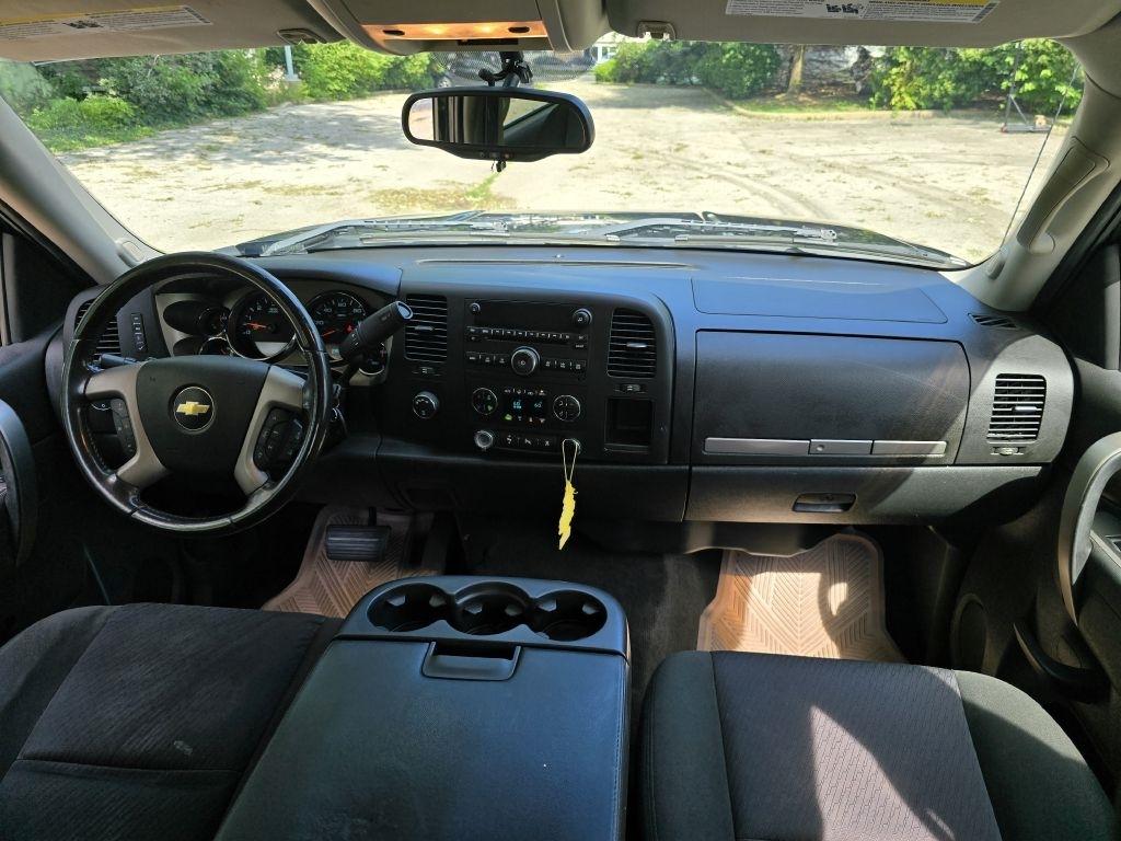 Chevrolet Silverado 1500 LT Crew Cab 4WD 2011