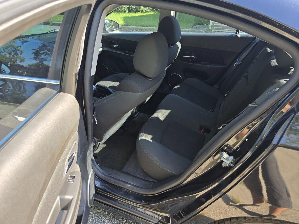 Chevrolet Cruze 4dr Sdn ECO w/1XF 2011