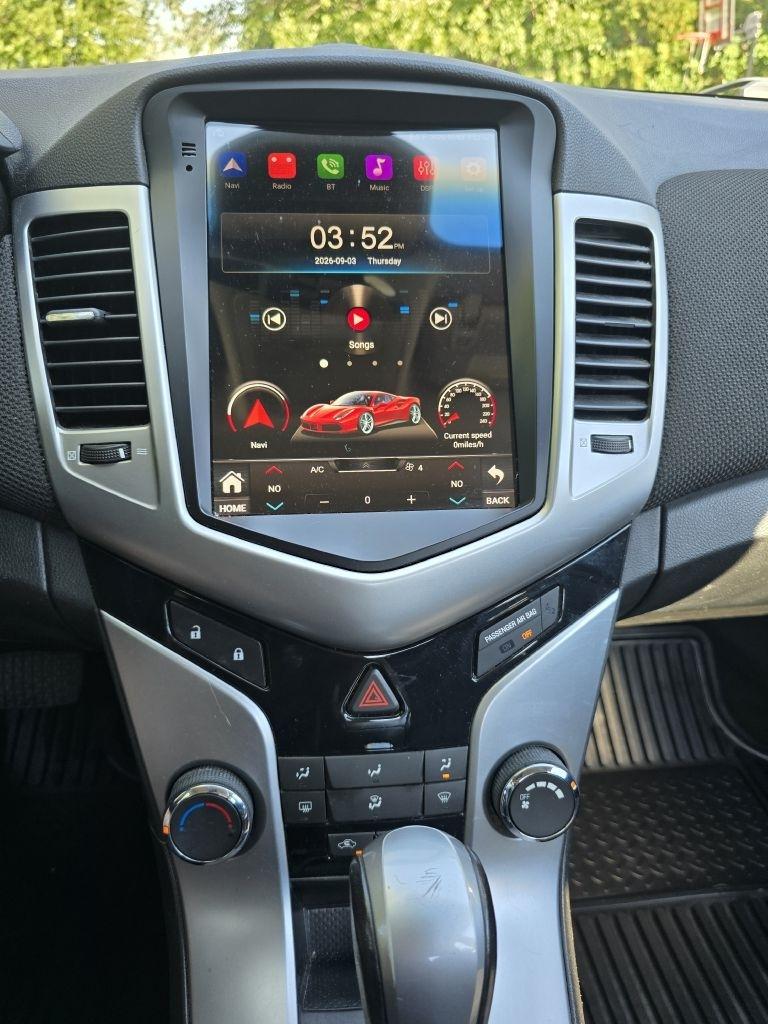 Chevrolet Cruze 4dr Sdn ECO w/1XF 2011