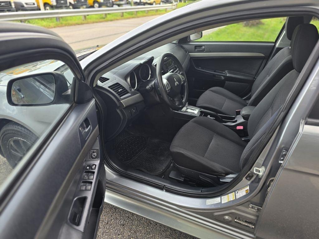 Mitsubishi Lancer 4dr Sdn Man ES FWD 2014