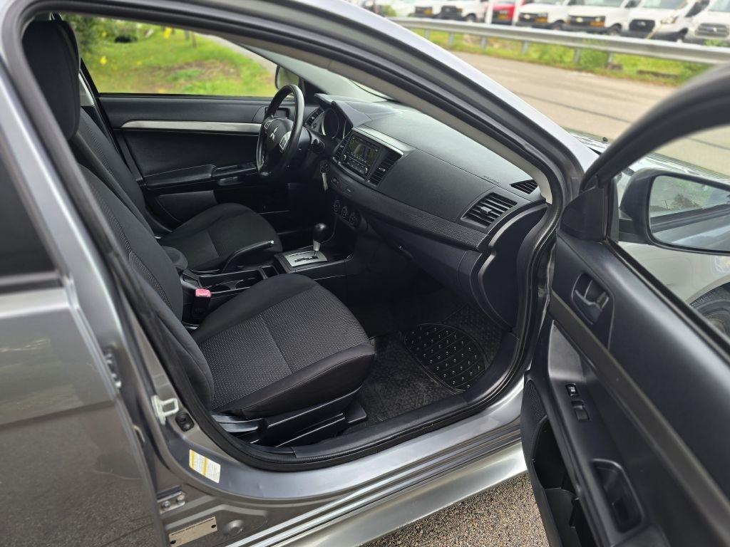 Mitsubishi Lancer 4dr Sdn Man ES FWD 2014
