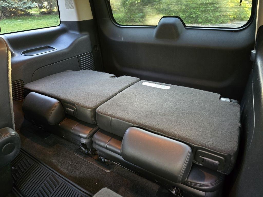 GMC Yukon AWD 4dr 1500 Denali 2011