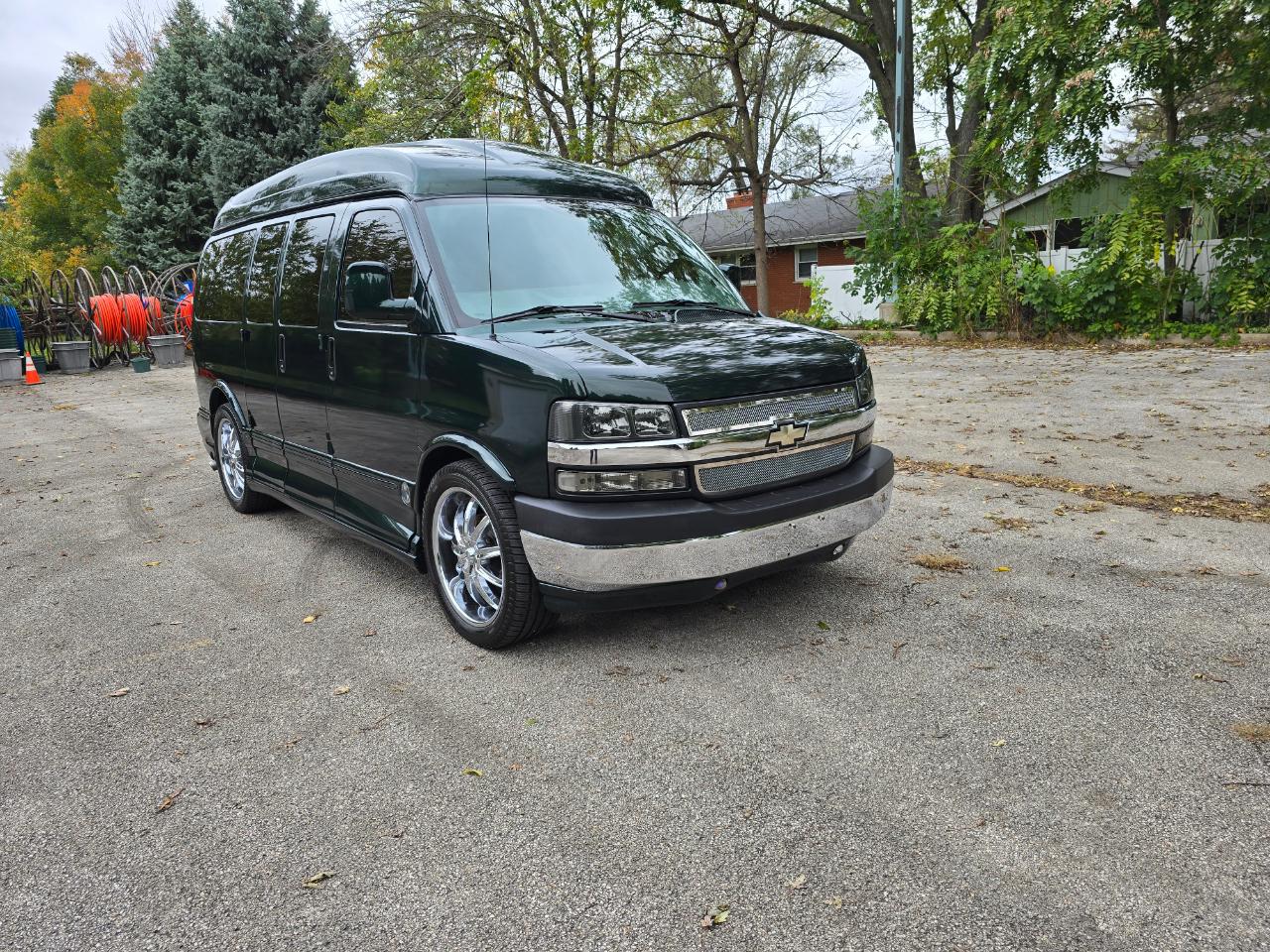 Chevrolet Express Passenger 1500 135" WB RWD 2004