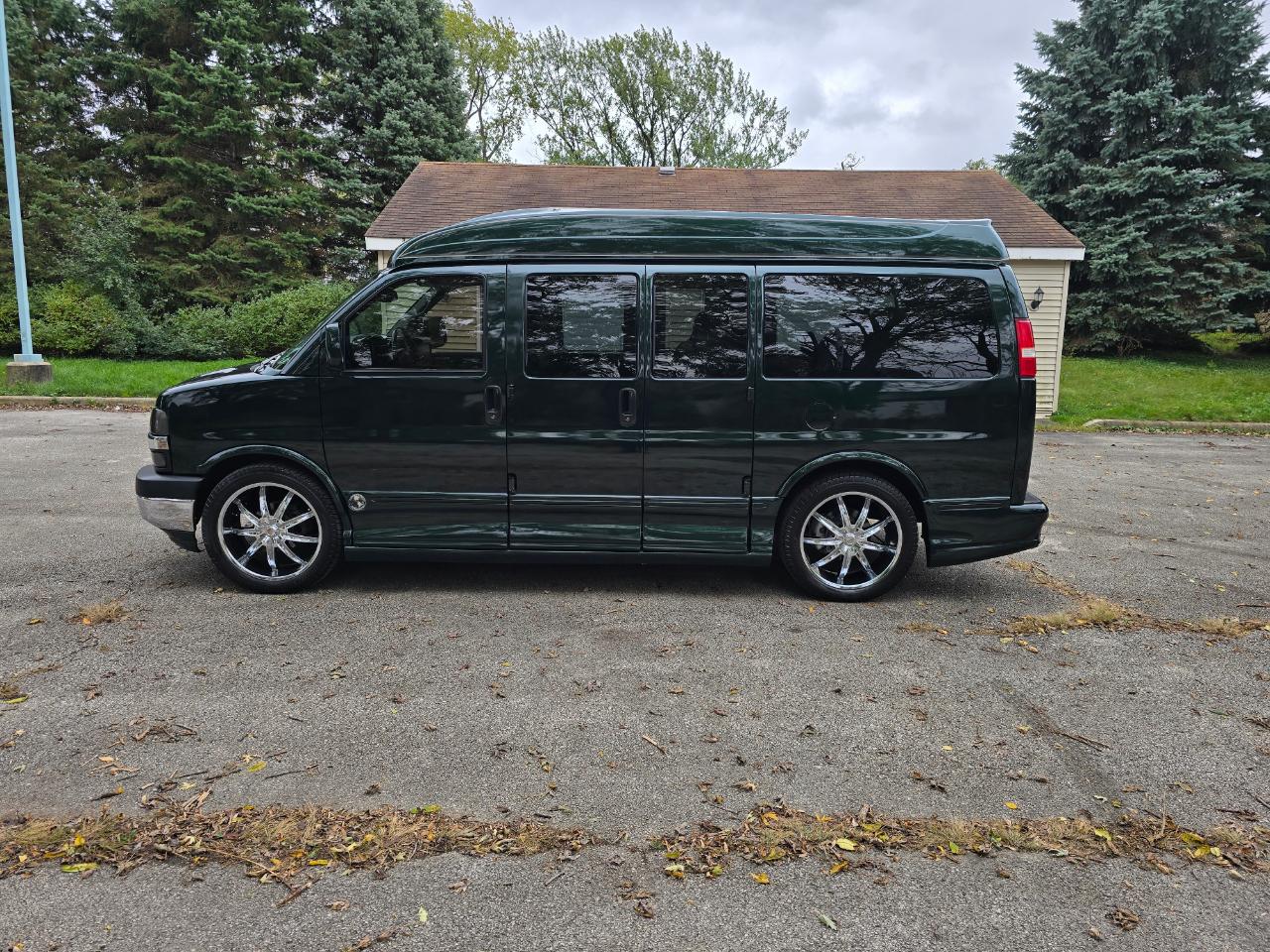 Chevrolet Express Passenger 1500 135" WB RWD 2004