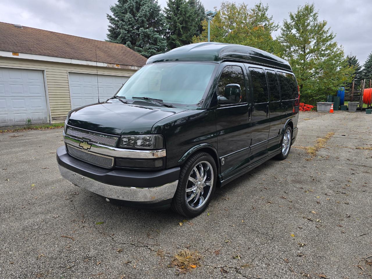 Chevrolet Express Passenger 1500 135" WB RWD 2004