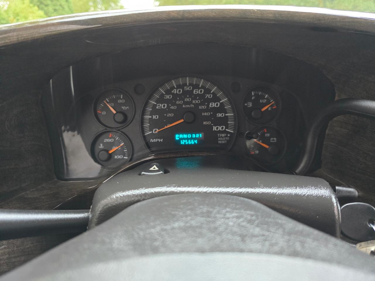 Chevrolet Express Passenger 1500 135" WB RWD 2004