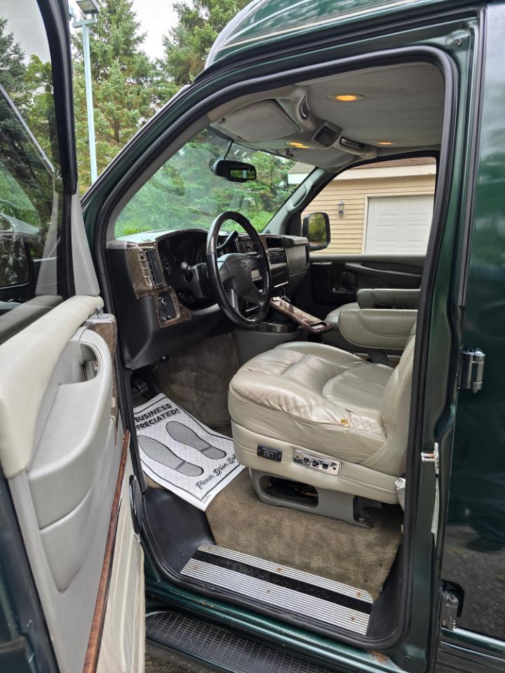 Chevrolet Express Passenger 1500 135" WB RWD 2004