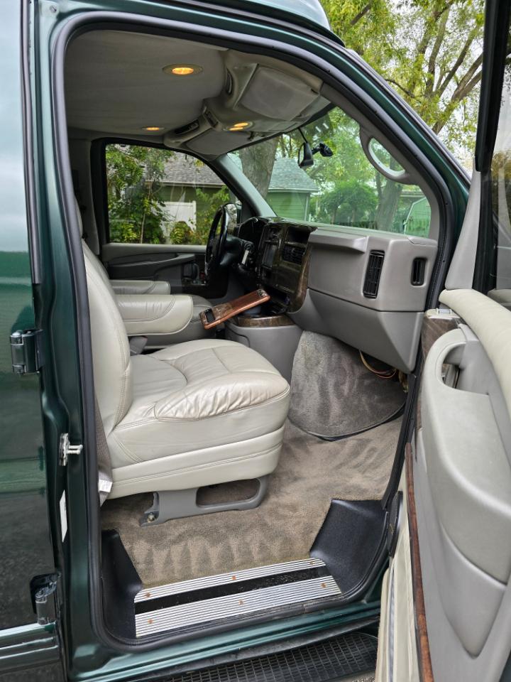 Chevrolet Express Passenger 1500 135" WB RWD 2004
