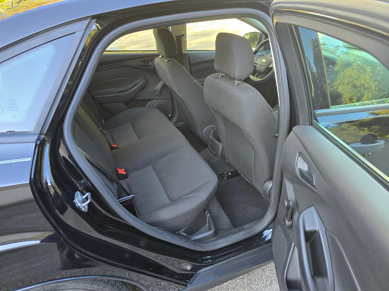 Ford Focus 4dr Sdn S 2016