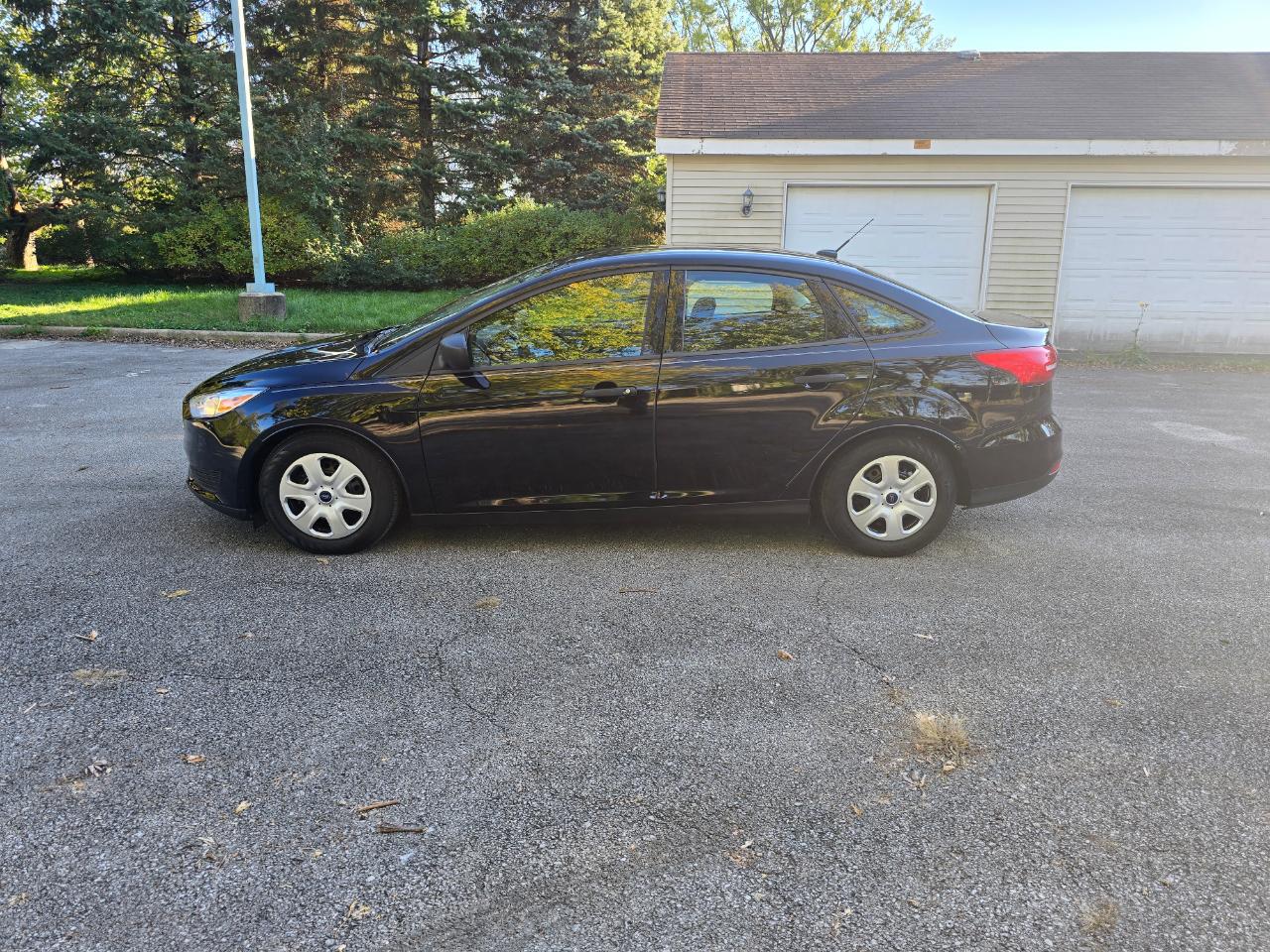 Ford Focus 4dr Sdn S 2016