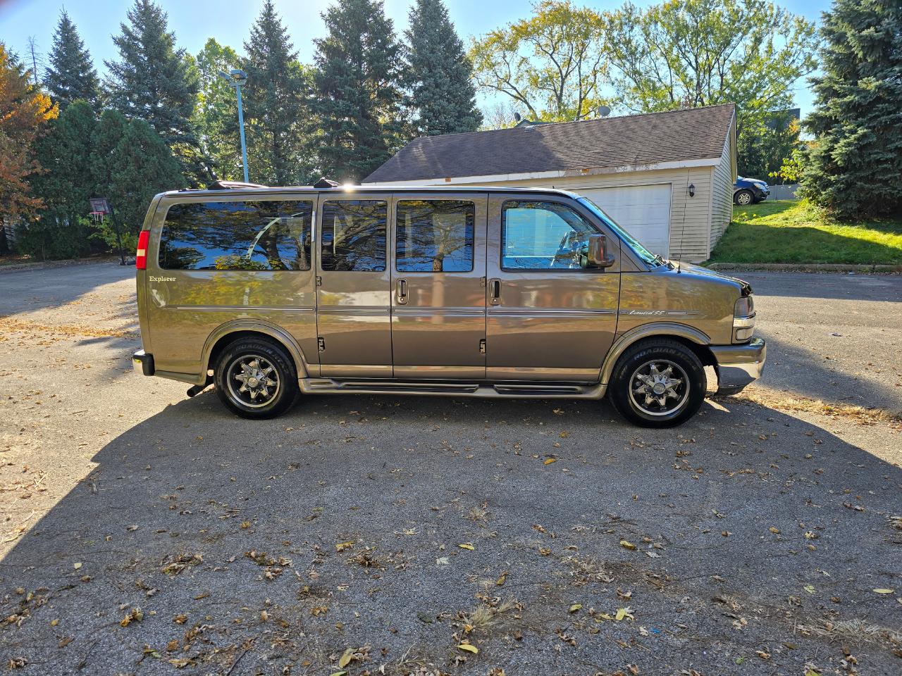 Chevrolet Express Passenger  2014