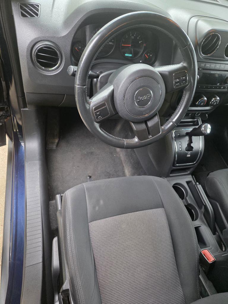 Jeep Patriot Latitude 2WD 2012