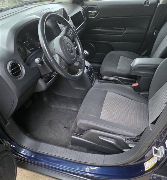 Jeep Patriot Latitude 2WD 2012