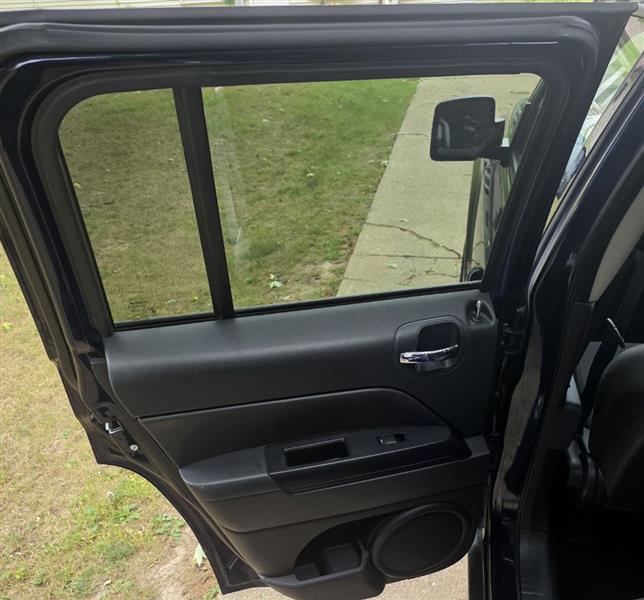 Jeep Patriot Latitude 2WD 2012
