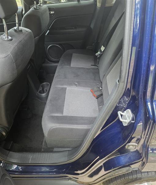Jeep Patriot Latitude 2WD 2012