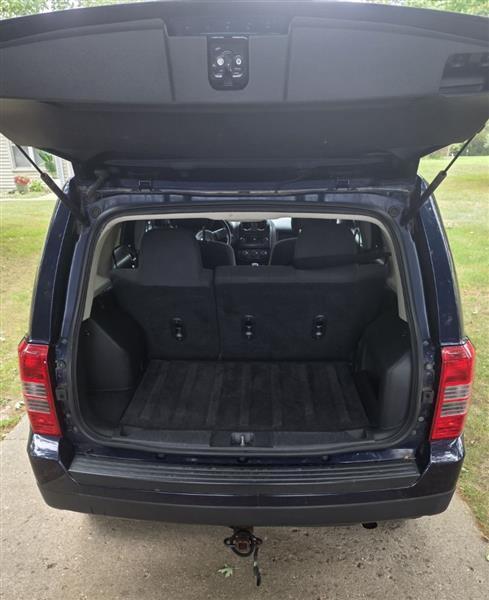 Jeep Patriot Latitude 2WD 2012