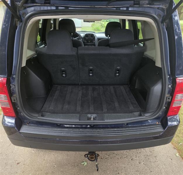 Jeep Patriot Latitude 2WD 2012