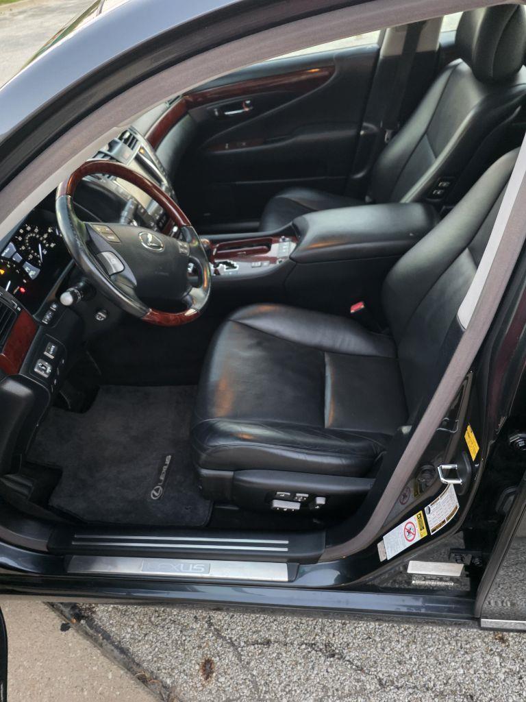 Lexus LS 460 L Luxury Sedan 2007