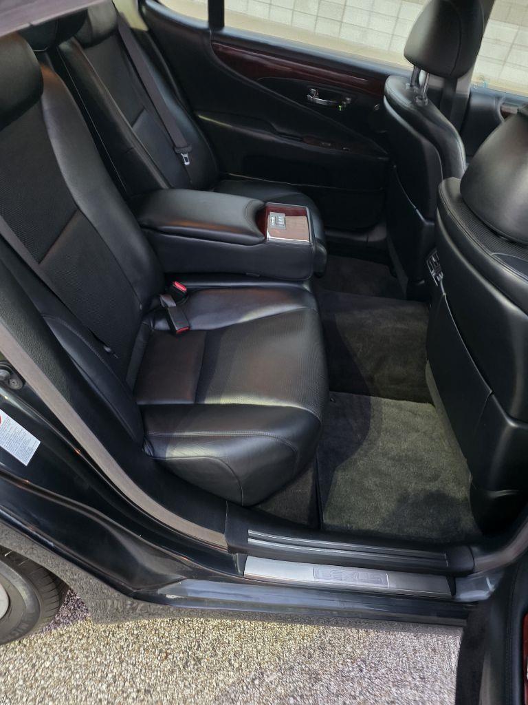 Lexus LS 460 L Luxury Sedan 2007